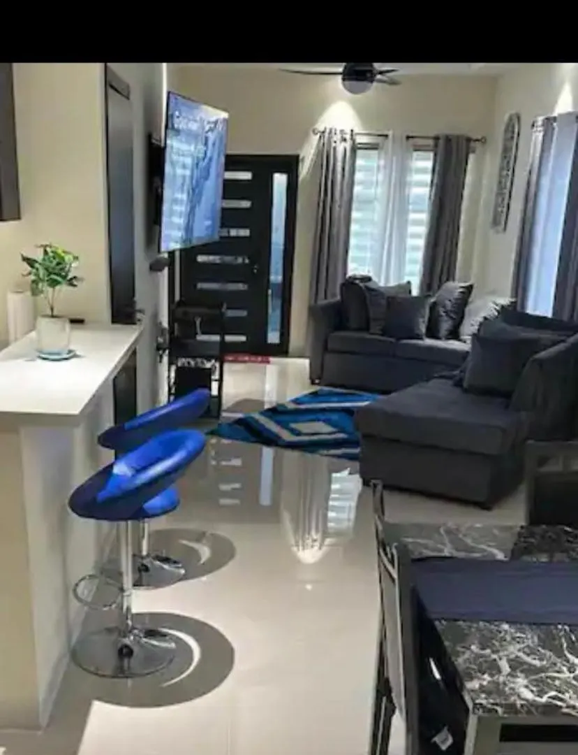 Peaceful Getaway On Hilltop Stanmore Grove База отдыха