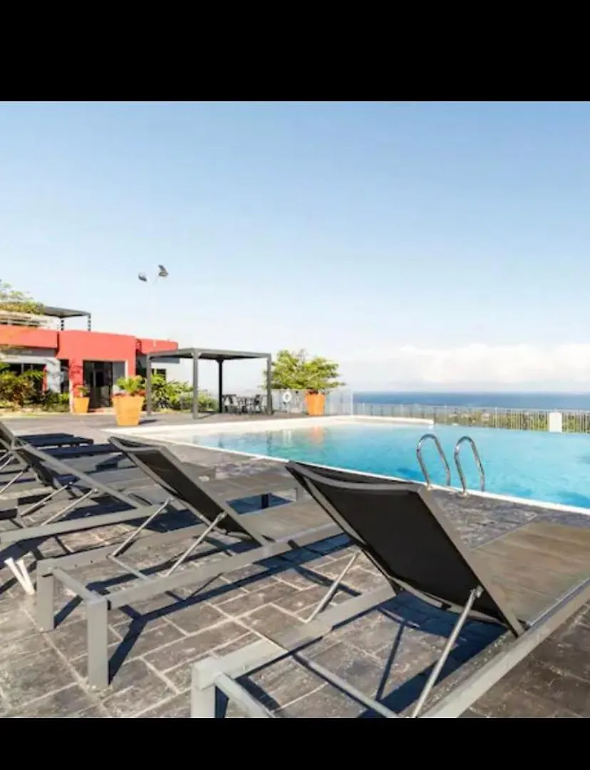 Peaceful Getaway On Hilltop Stanmore Grove Jamaica