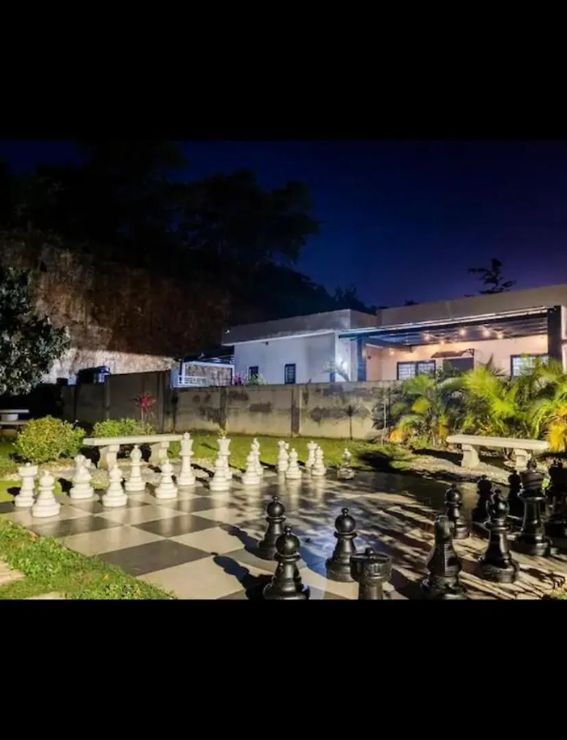 Peaceful Getaway On Hilltop Stanmore Grove Holiday park